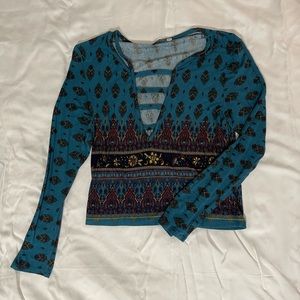 Long sleeve crop top